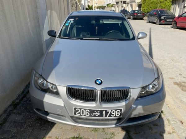 BMW Série 3 323i