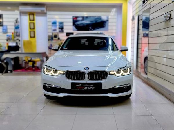 BMW Série 3 318i Luxury package