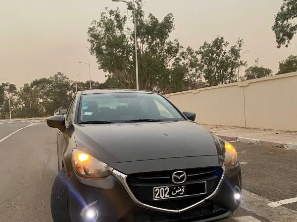 Mazda 2 Sedan 