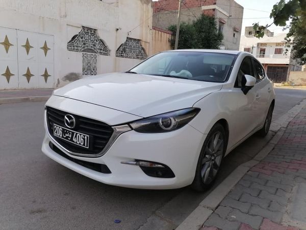 Mazda 2 blanc