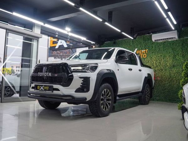 Toyota Hilux Double Cabine GR