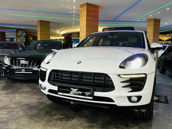 Porsche Macan S