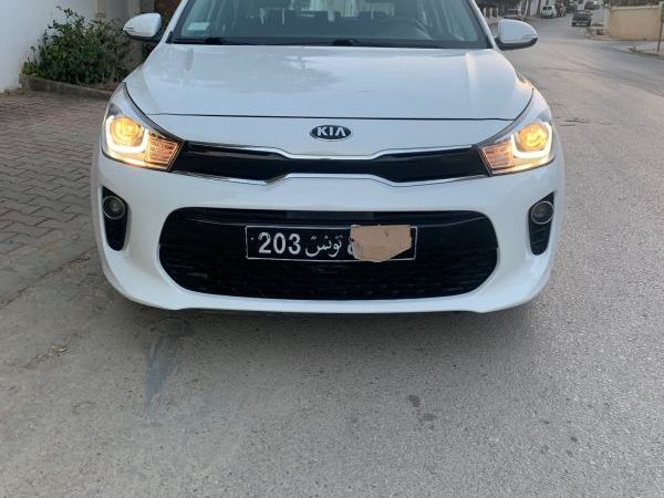 KIA Rio 5p tout options