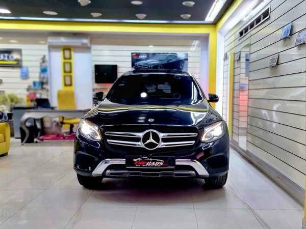 Mercedes-Benz GLC 250 4MATIC PACK AMG