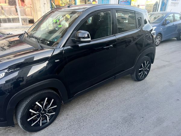 Mahindra KUV 100 toute option k8