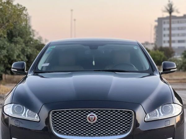 Jaguar XJ 