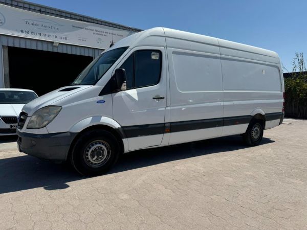 Mercedes-Benz Sprinter Van 