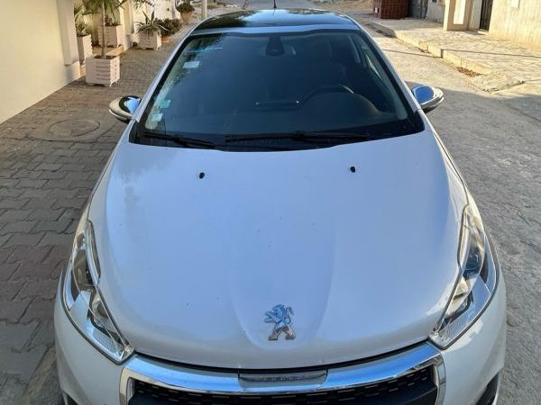 Peugeot 208 3P Allure