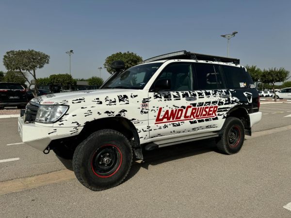 Toyota Land Cruiser 