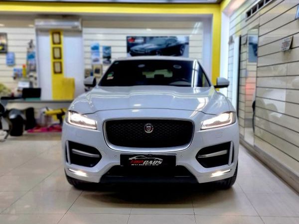 Jaguar F-Pace R_Dynamic