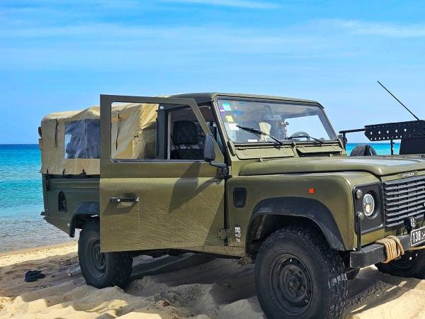 Land Rover Defender 110 