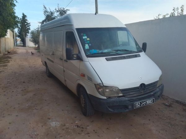 Mercedes-Benz Sprinter Van 