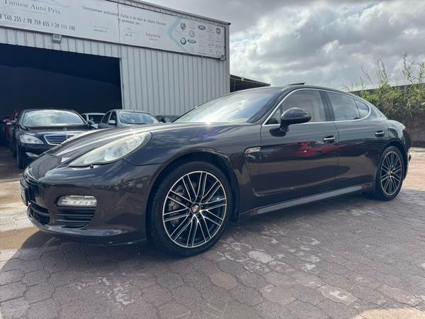 Porsche Panamera 