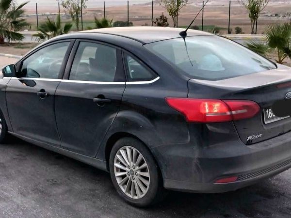 Ford Focus sedan 