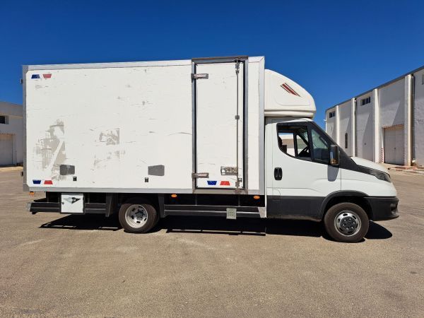 Iveco Daily Simple Cabine Camion Iveco Daily Type 35C15/E3