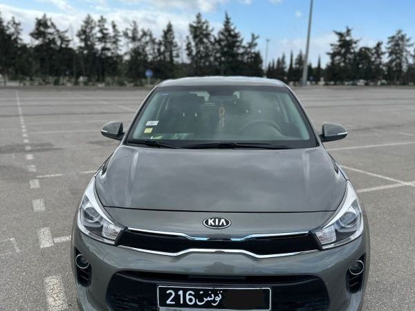 KIA Rio 5p SX PLUS