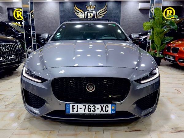 Jaguar XE 