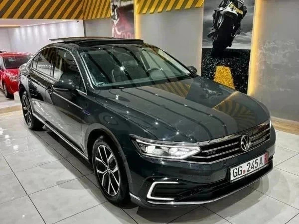 VOLKSWAGEN PASSAT GTE