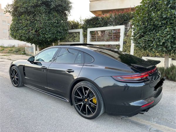 Porsche Panamera 