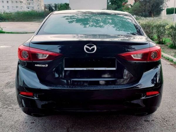 Mazda 3 sedan 