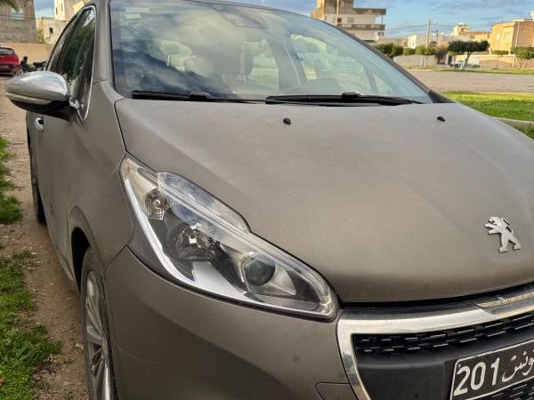 Peugeot 208 