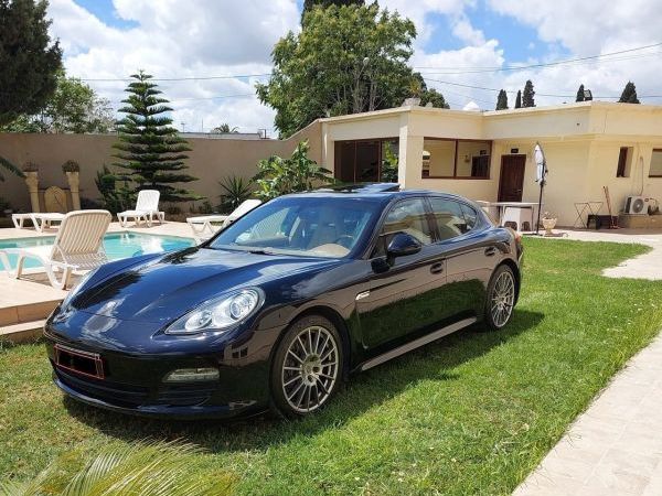 Porsche Panamera 