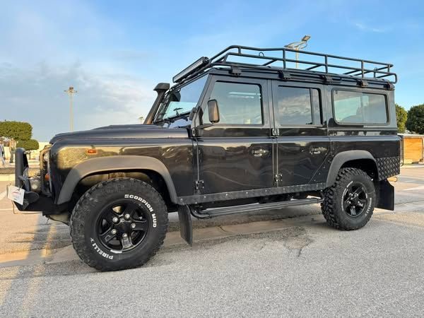 Land Rover Defender 110 