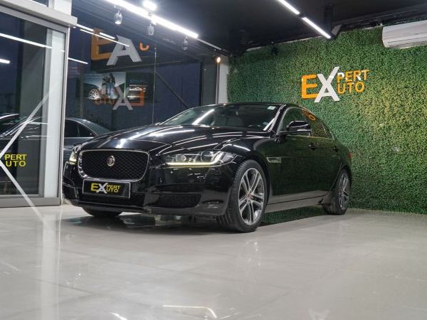 Jaguar XE 