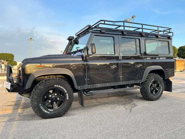 Land Rover Defender 110 