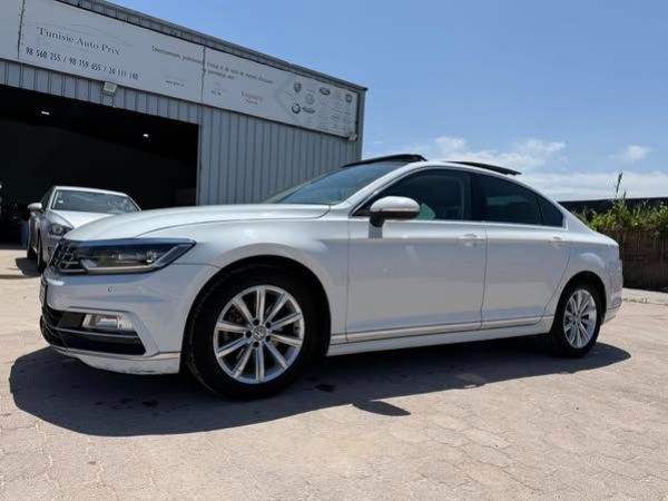 VOLKSWAGEN PASSAT R-LINE