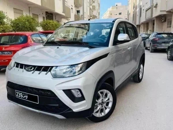 Mahindra KUV 100