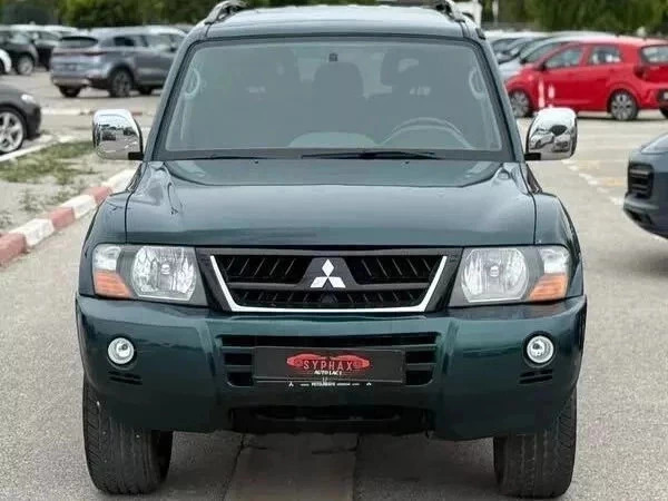 MITSUBISHI PAJERO