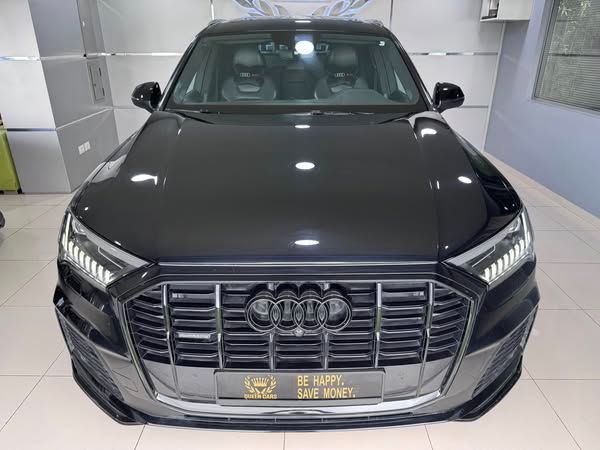 AUDI Q7 S-LINE 7 PLACES