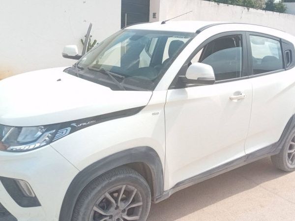 Mahindra KUV 100 