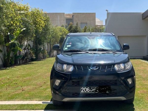 Mahindra KUV 100 