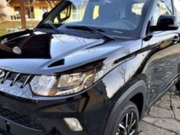 Mahindra KUV 100 