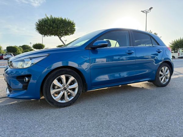 KIA Rio 5p Prestige