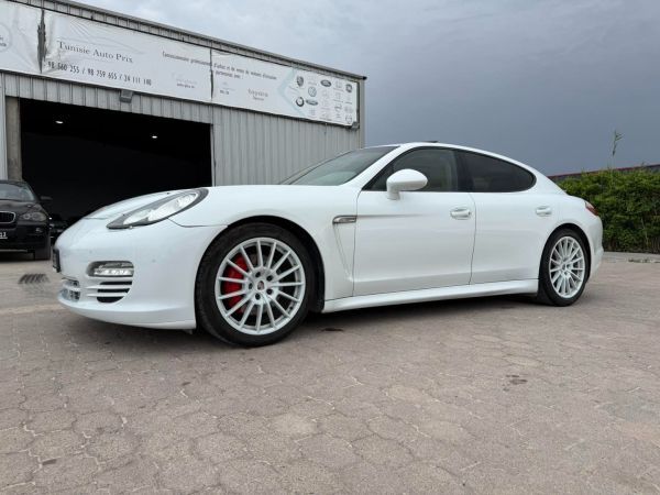 Porsche Panamera 