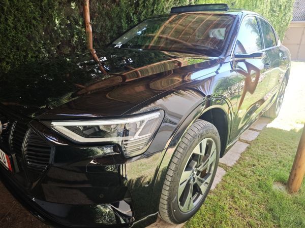AUDI Q8 SPORTBACK E-TRON
