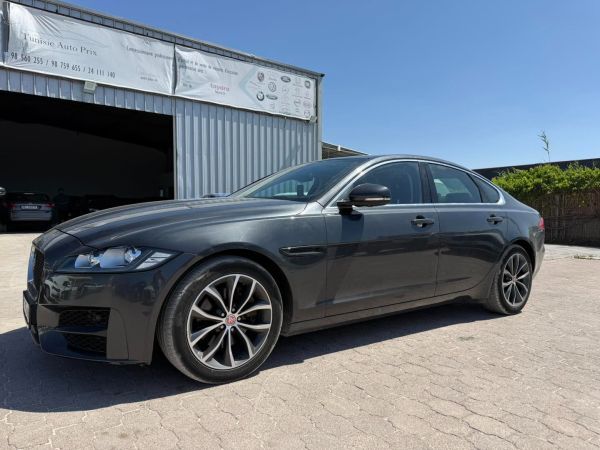 Jaguar XF 