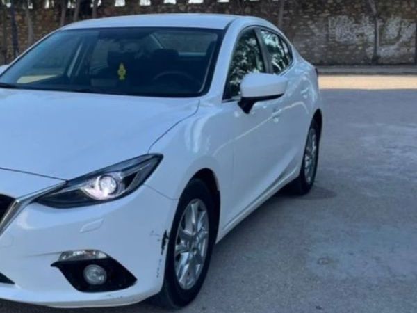 Mazda 3 sedan 