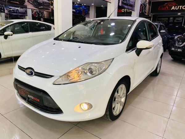 FORD FIESTA TITANIUM