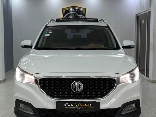MG ZS LUXE