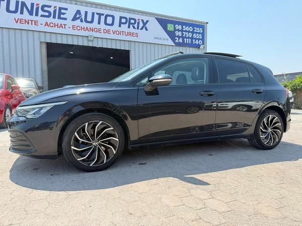 VOLKSWAGEN GOLF 8 LIFE