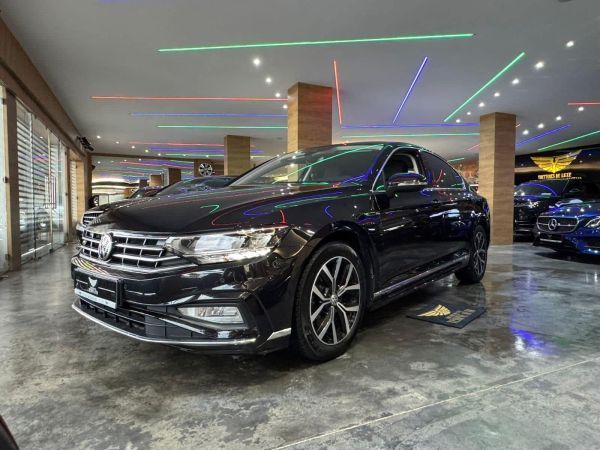 VOLKSWAGEN PASSAT R-LINE