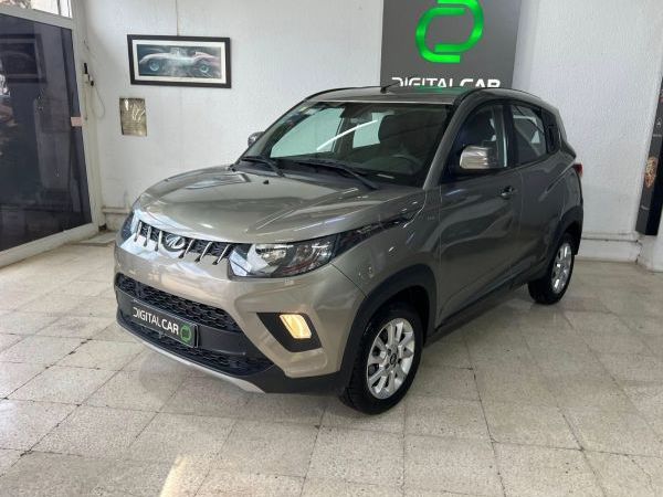 MAHINDRA KUV 100 K8