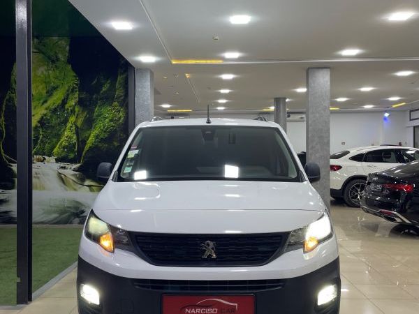 PEUGEOT PARTNER CLIM BLANC NIVEAU 1 + AUTORADIO