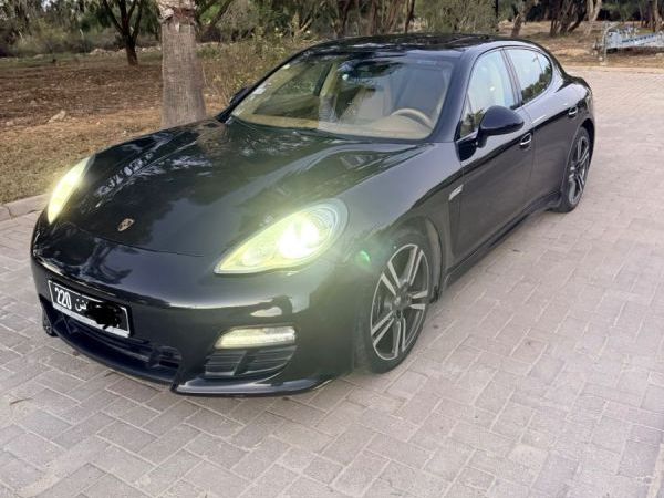 Porsche Panamera 4