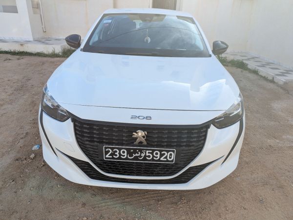Peugeot 208 