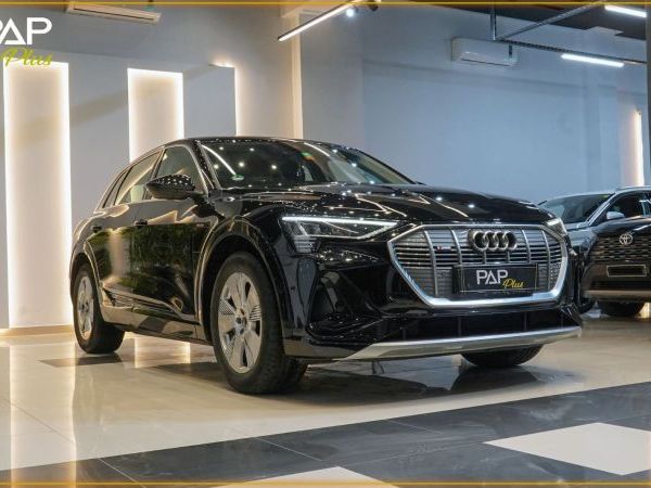 Audi E-tron 